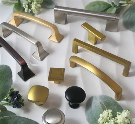 Cabinet Hardware Retailers