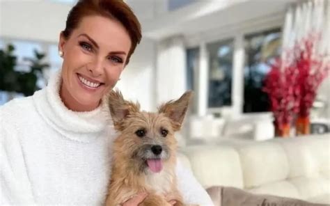 cachorro de ana hickmann