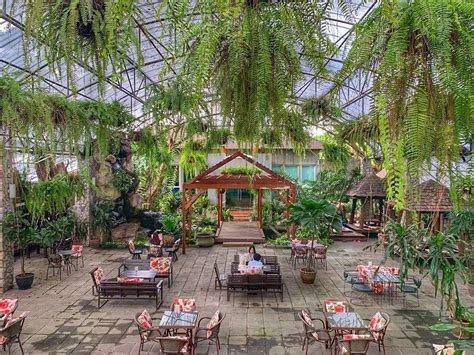 cafe with garden bangkok