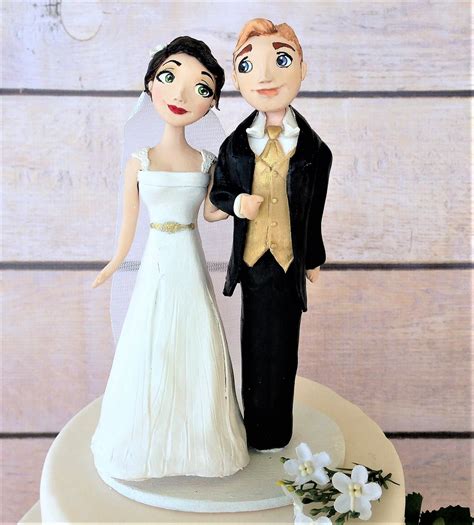 True Romance figurine Wedding cake toppers unique, Bride and groom