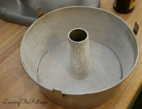 Round Baking Pan with Hole in Middle Guide to the best cake pans