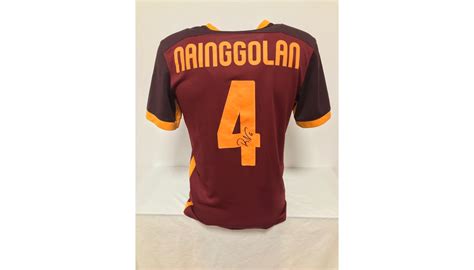 calciatore roma maglia numero 44 nainggolan