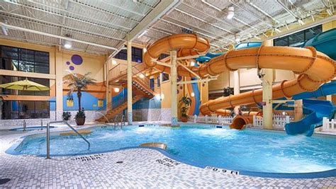 calgary hotels with pools