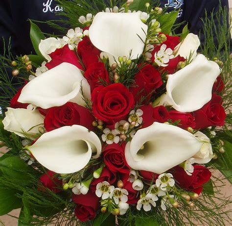 calla lily red in floral arrangements