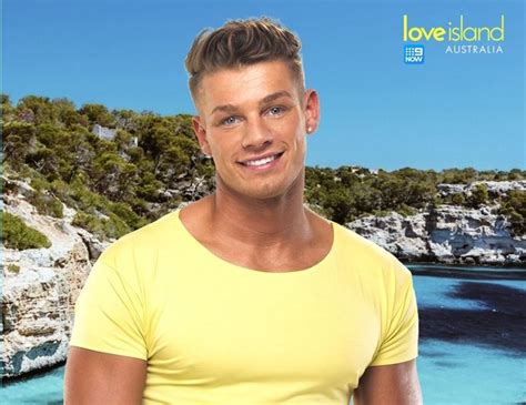 callum love island instagram