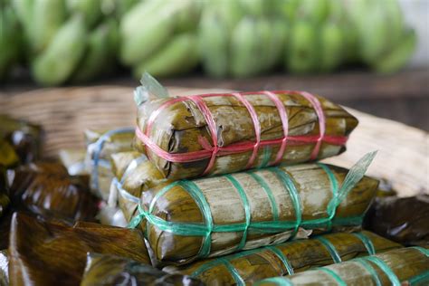 cambodian sticky rice in banana leaves