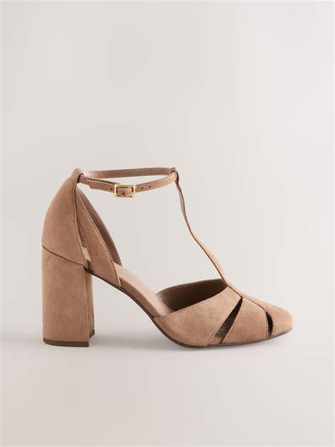 camel heels closed toe