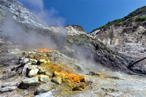campi flegrei volcano magma