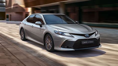 camry review motor trend car and drivers 2021