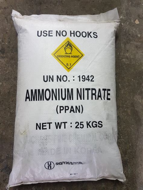 AN INDUSTRIAL SIZED BAG OF AMMONIUM NITRATE AGRICULTURAL FERTILIZER
