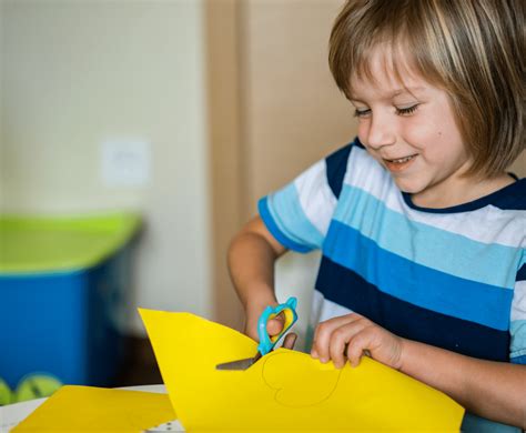 Can 4 Year Olds Use Scissors