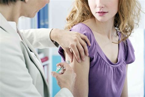 can an older woman get hpv vaccine