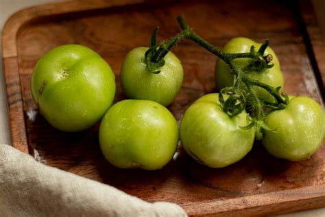 Can Green Tomatoes Replace Tomatillos
