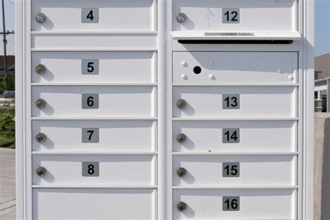can i change my mailbox lock