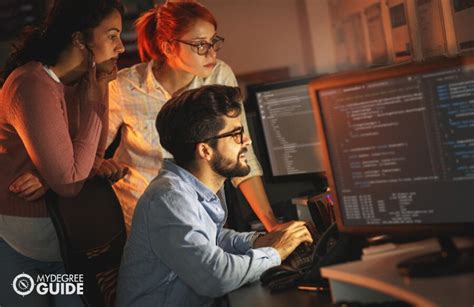 can i get a programming job with an associate's degree