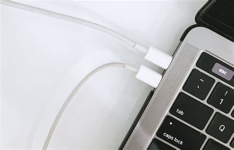 can i transfer files from mac to mac with usb c