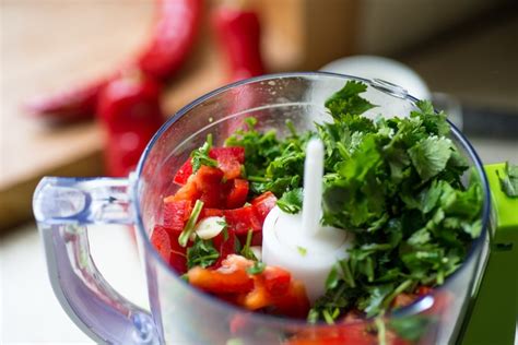 Can I Use A Blender Instead Of A Food Processor For Salsa
