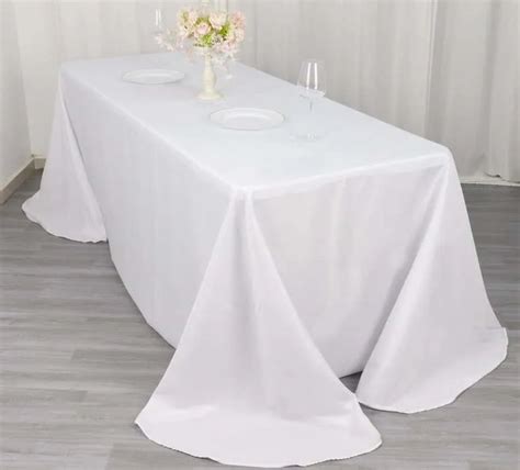 Can I Use A Rectangular Tablecloth On A Round Table