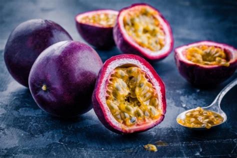 can passion fruit seeds be eaten