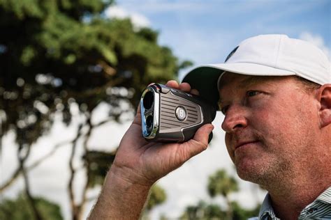 can pga players use rangefinders