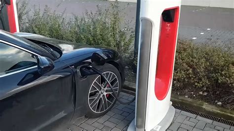 can tesla superchargers charge other cars