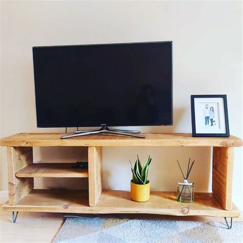 Can Tv Overhangs Stand