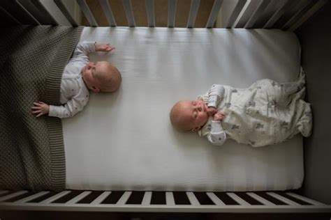 Can Twins Sleep In Same Cot
