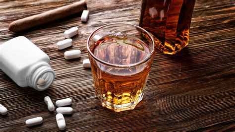 can you drink alcohol with acetaminophen