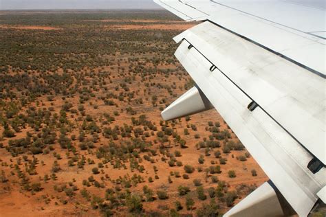 can you fly from alice springs to uluru