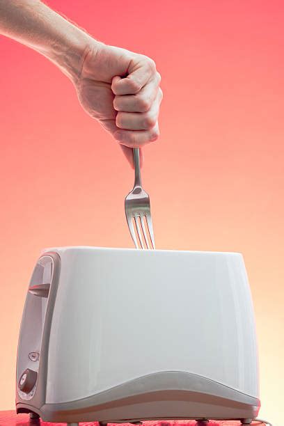 Can You Get Electrocuted By Putting A Fork In The Toaster