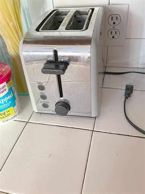 Can You Put A Fork In A Toaster If It's Unplugged