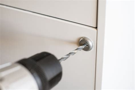 Can You Replace A Lock On A Filing Cabinet