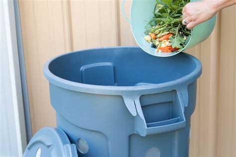 Can You Use A Garbage Can For Compost