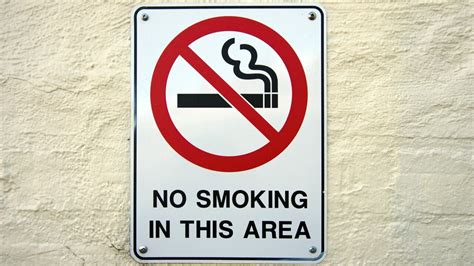 canada smoke free policy