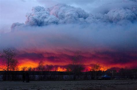 canada wildfire update alberta