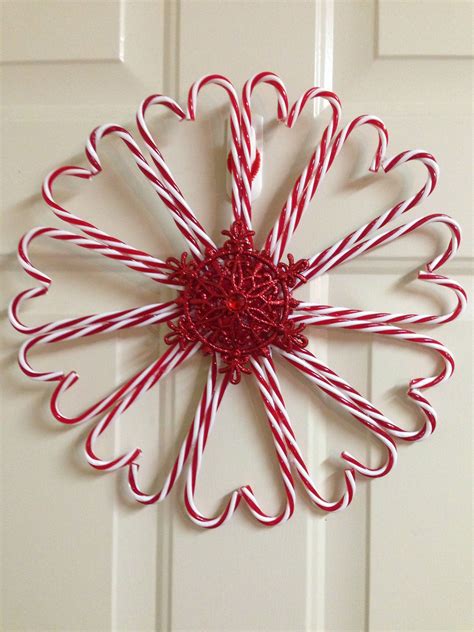 Candy Cane Wreath Candy cane crafts, Christmas crafts, Christmas diy