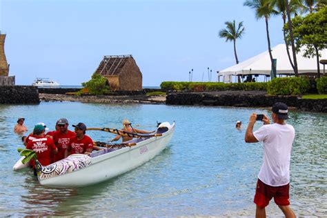 Kona, Hawaii Queen Lili'uokalani Outrigger Canoe Races Jen is on a