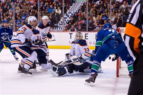 canucks game sept 30