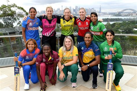 captain of women cricket team