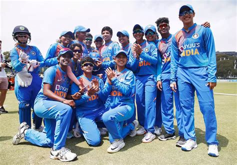 captain of women cricket team india