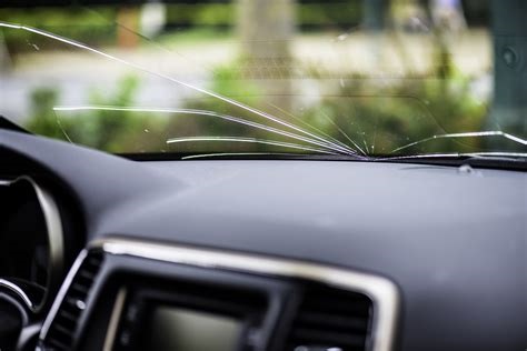 car windshield crack