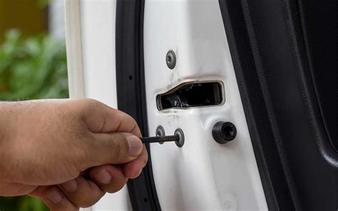 vakarai.us:car door latch replacement