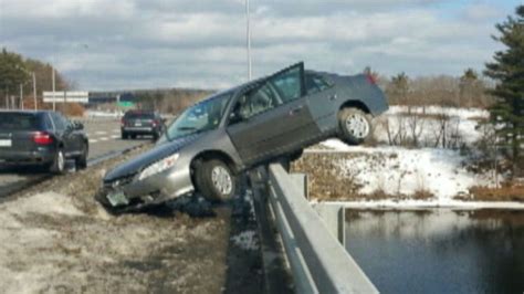 car goes off bridge