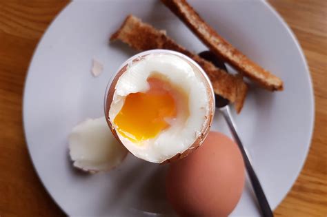 Cara Masak Telur Separuh Masak Perfect Macam Kat Kopitiam! Azhan.co