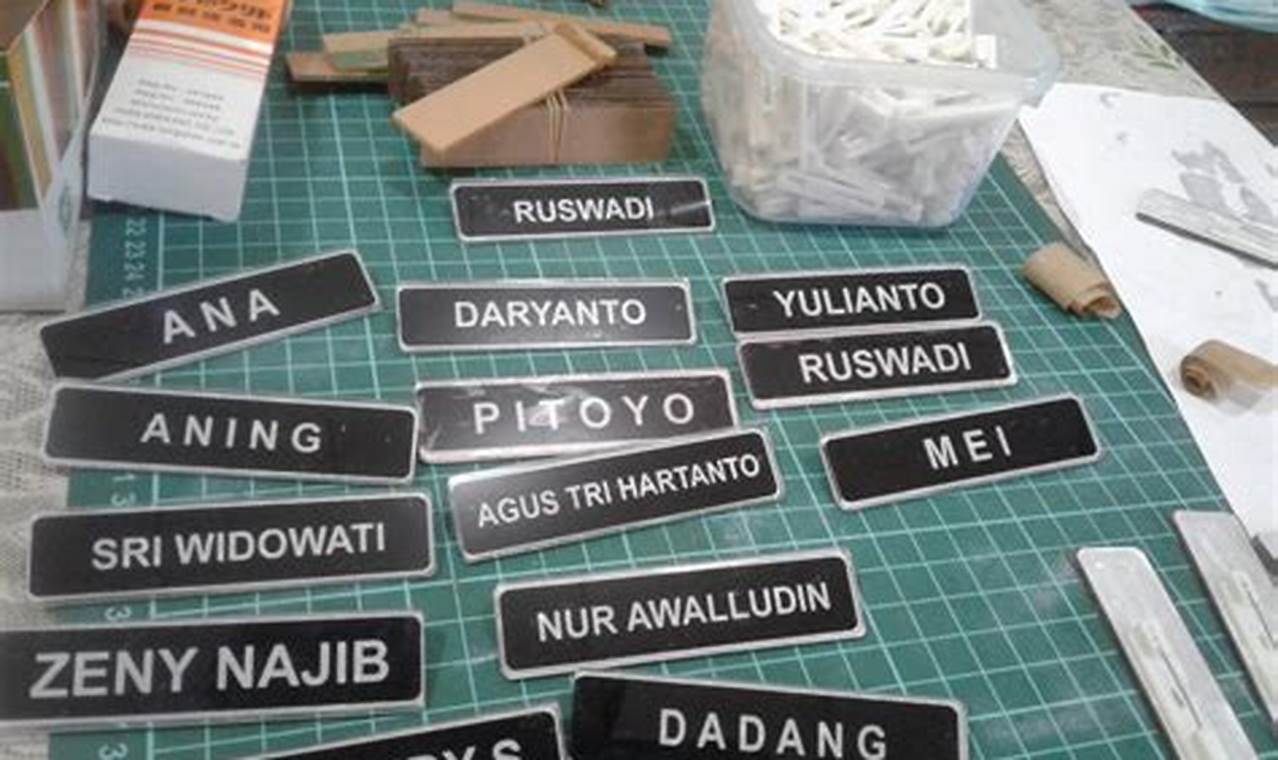 cara membuat name tag kreatif dari karton
