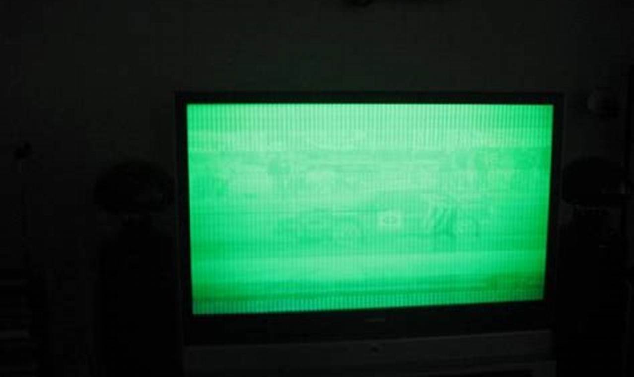 Cara Menghilangkan Warna Hijau pada Layar TV