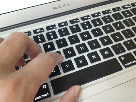 Cara Menyalakan Lampu Keyboard Laptop