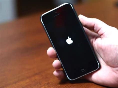 iOS 10 / 10.3更新后如何修复iPhone卡在白/黑Apple徽标上的问题