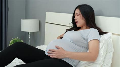 cara mengatasi perut kencang saat hamil 7 bulan
