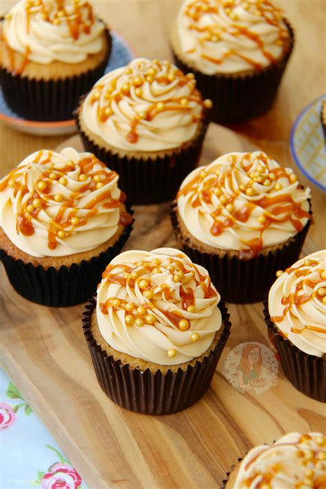 18 Best Fall Flavored Cupcakes and Decorating Ideas